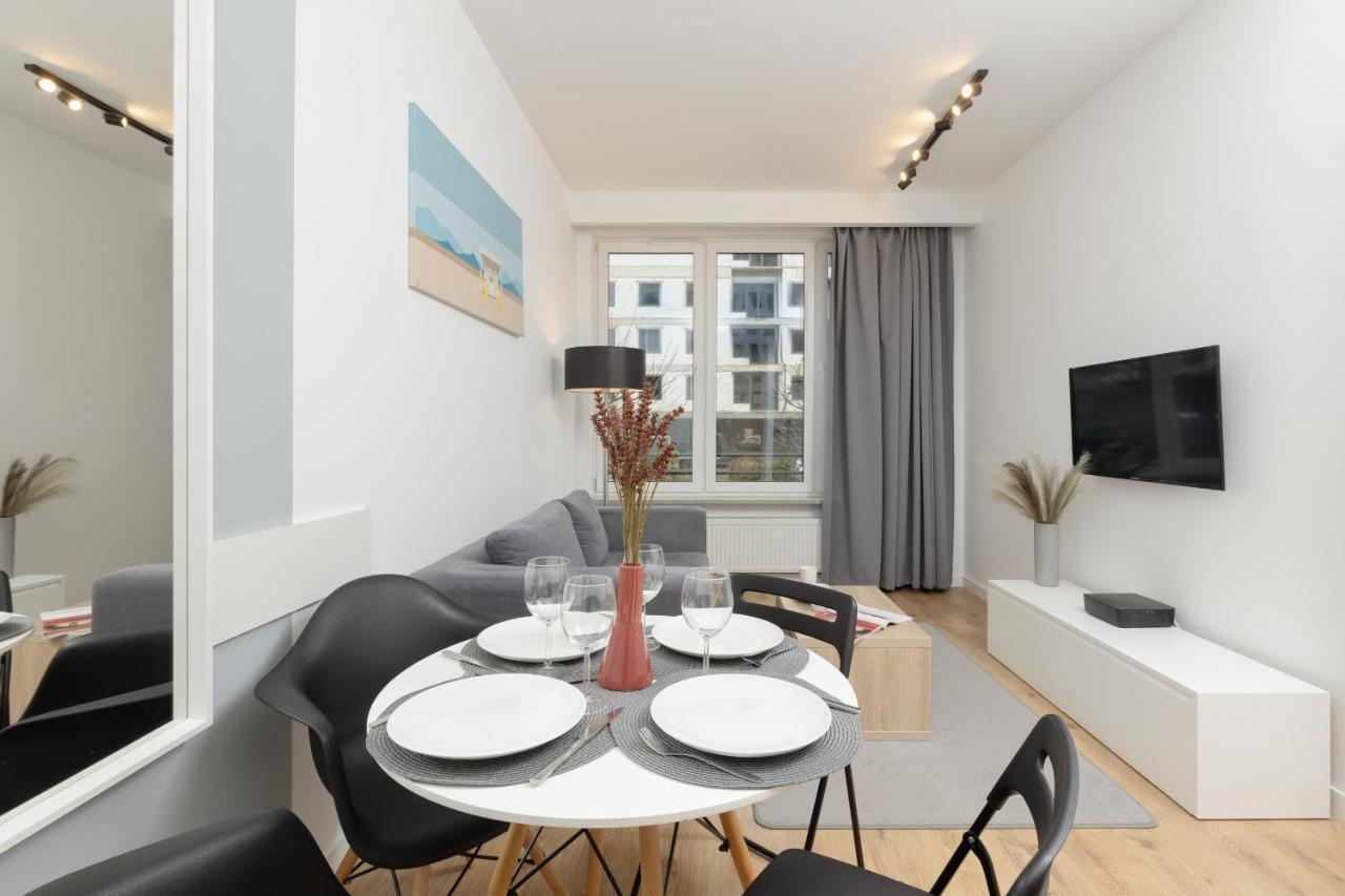 Wola Pet-Friendly Apartments With Ac Slawinska By Noclegi Renters 바르샤바 외부 사진