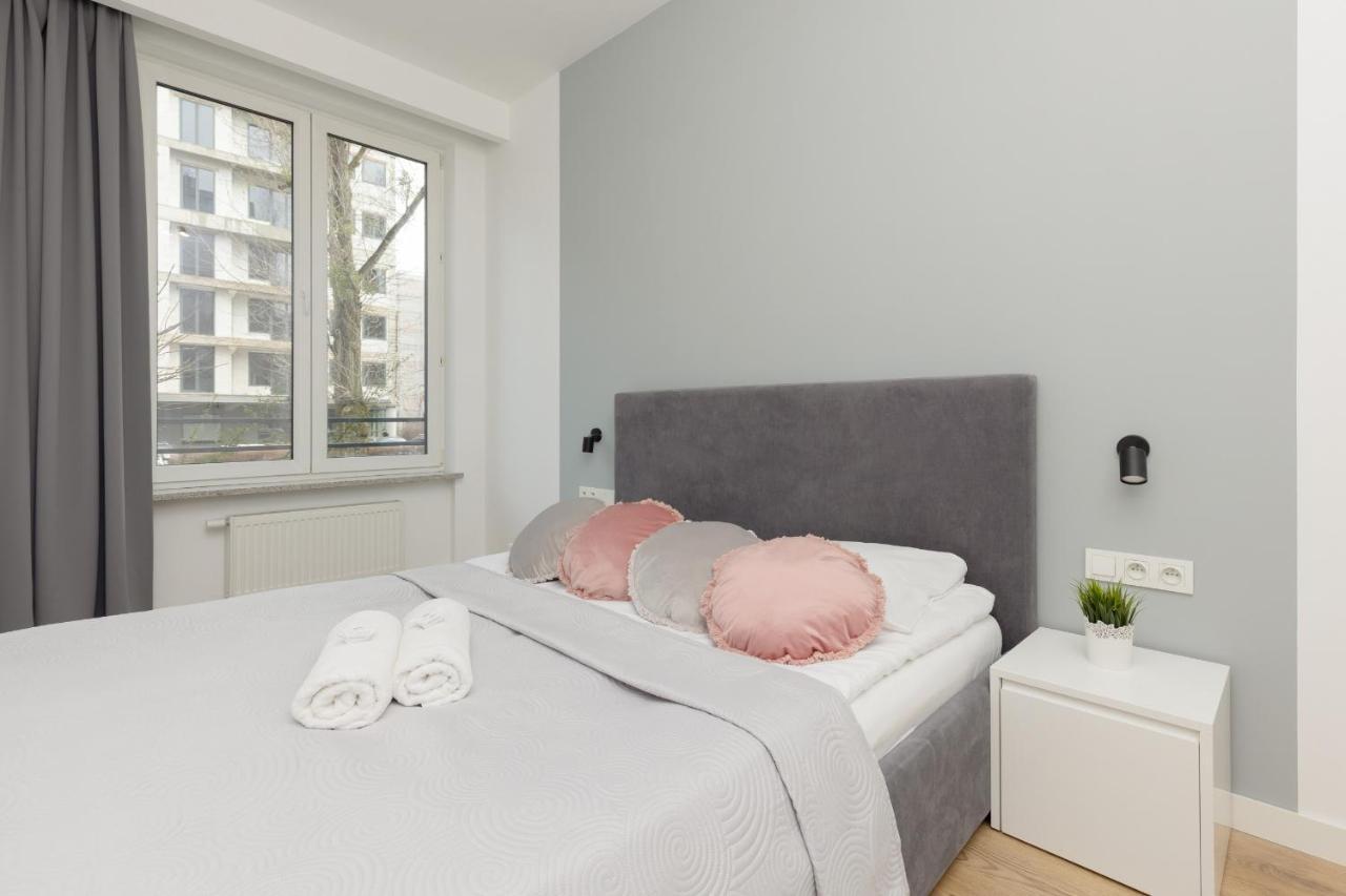 Wola Pet-Friendly Apartments With Ac Slawinska By Noclegi Renters 바르샤바 외부 사진