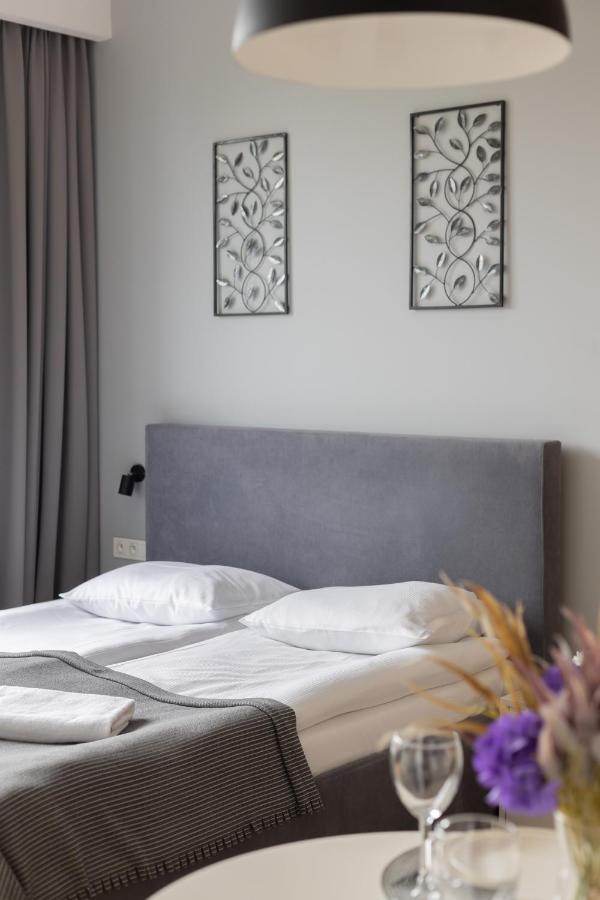 Wola Pet-Friendly Apartments With Ac Slawinska By Noclegi Renters 바르샤바 외부 사진