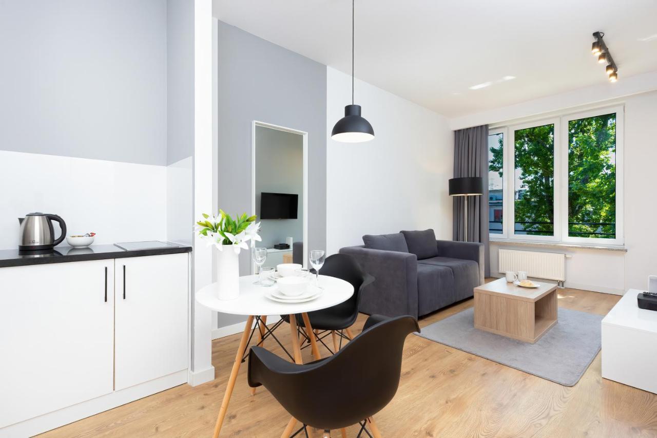 Wola Pet-Friendly Apartments With Ac Slawinska By Noclegi Renters 바르샤바 외부 사진