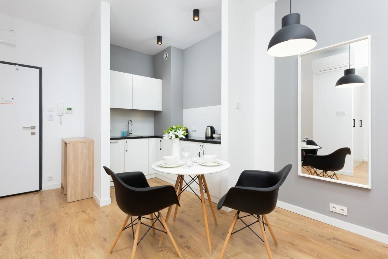 Wola Pet-Friendly Apartments With Ac Slawinska By Noclegi Renters 바르샤바 외부 사진