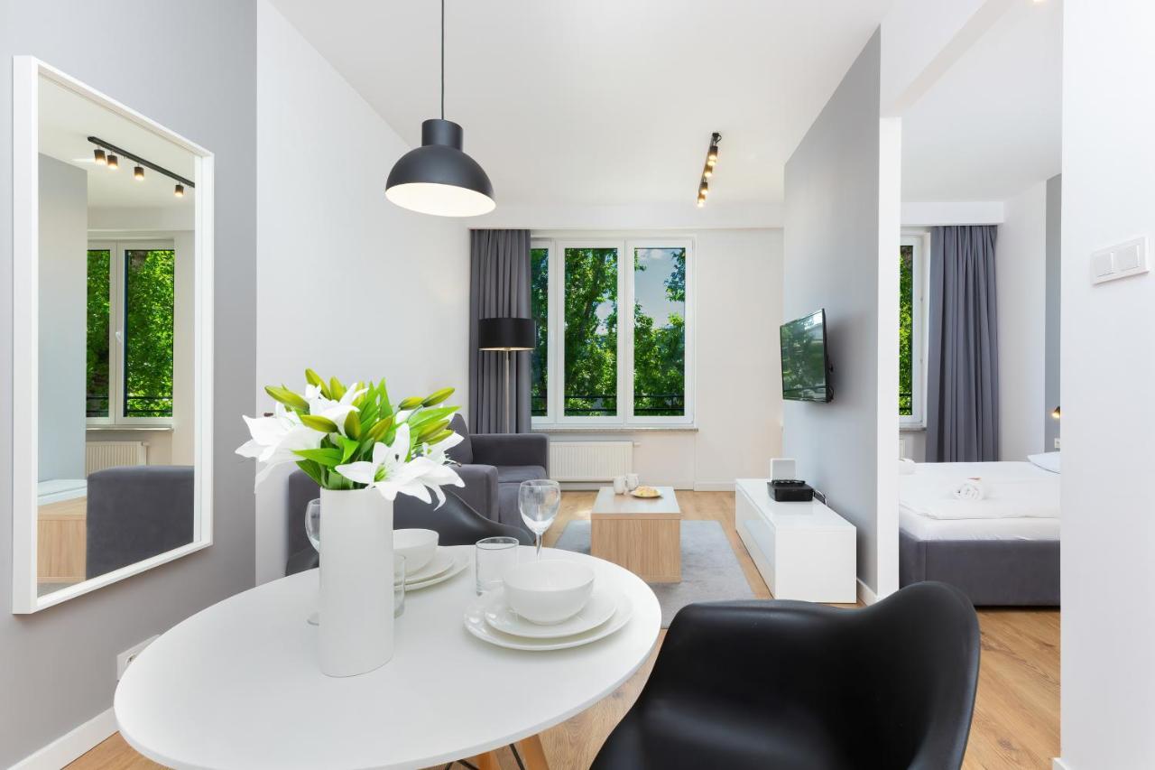 Wola Pet-Friendly Apartments With Ac Slawinska By Noclegi Renters 바르샤바 외부 사진