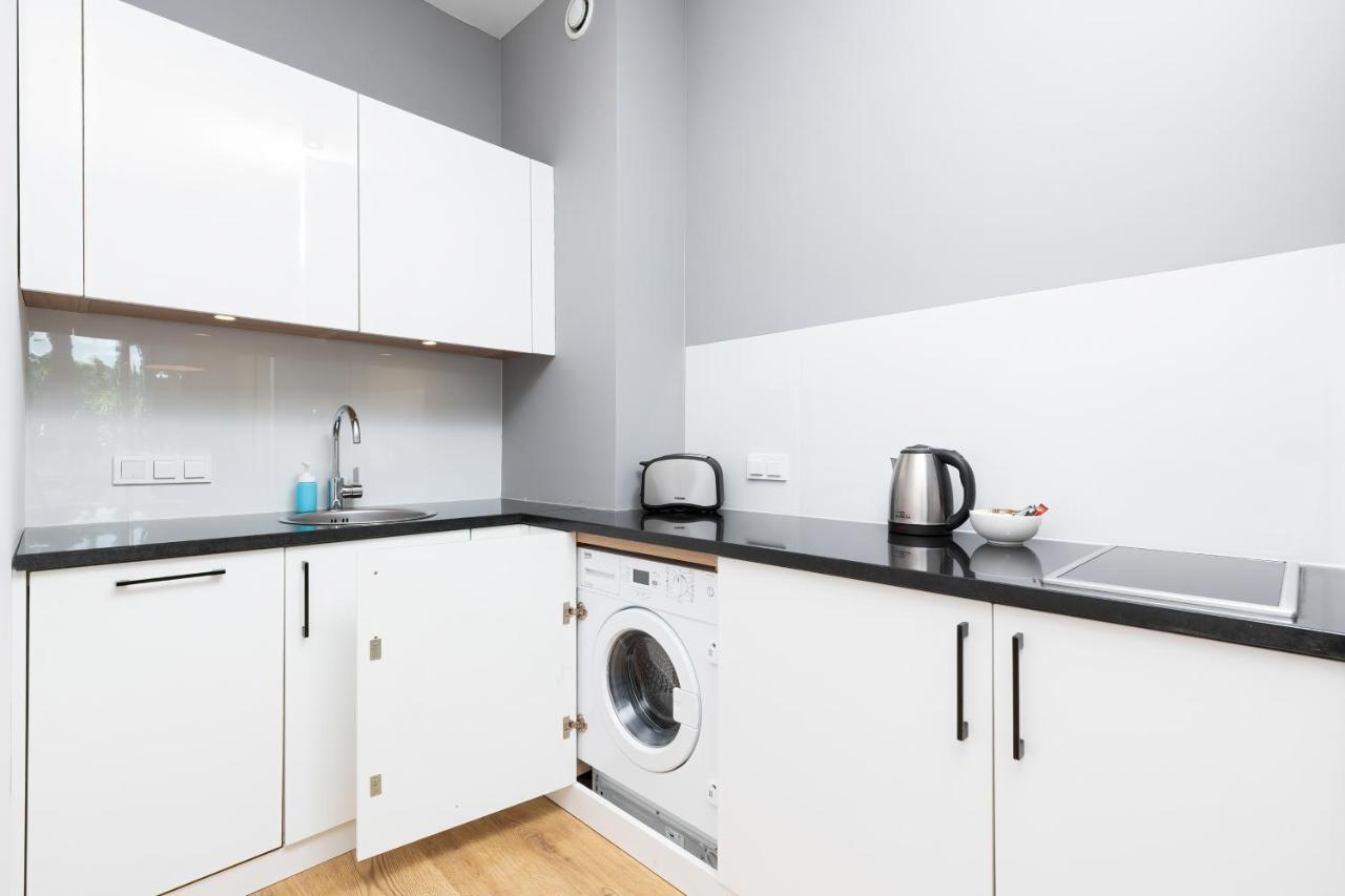 Wola Pet-Friendly Apartments With Ac Slawinska By Noclegi Renters 바르샤바 외부 사진