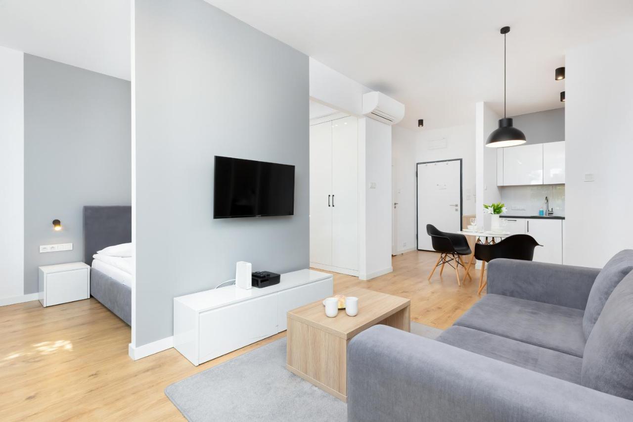 Wola Pet-Friendly Apartments With Ac Slawinska By Noclegi Renters 바르샤바 외부 사진