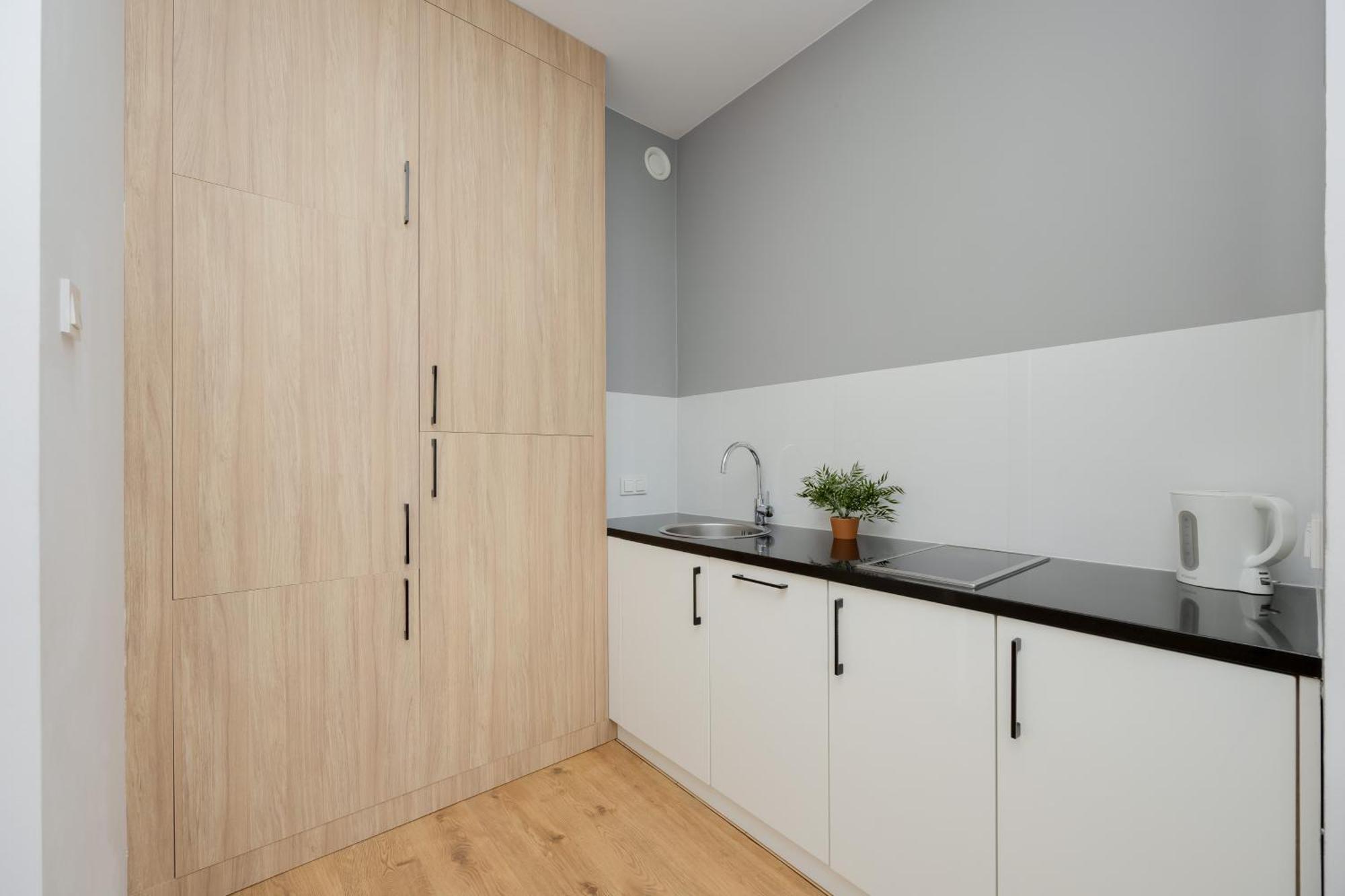 Wola Pet-Friendly Apartments With Ac Slawinska By Noclegi Renters 바르샤바 외부 사진